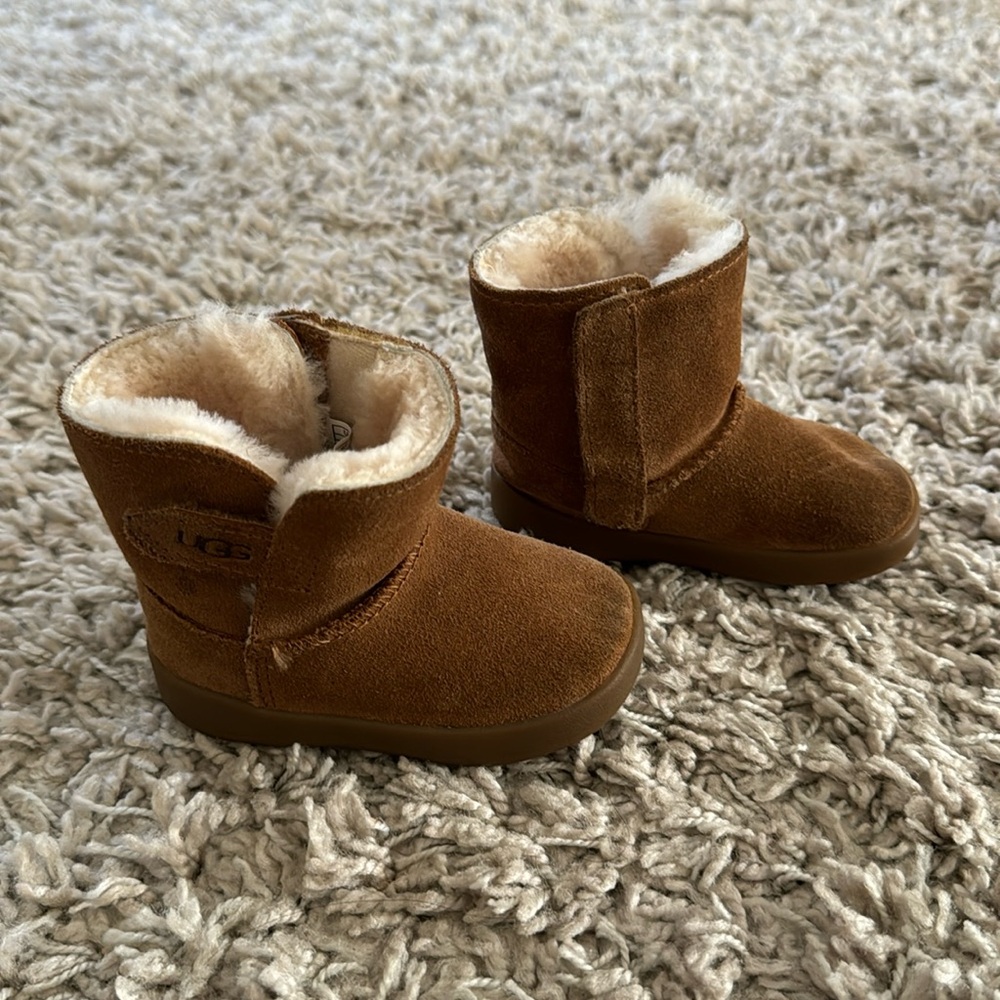 Uggs winter toddler boots